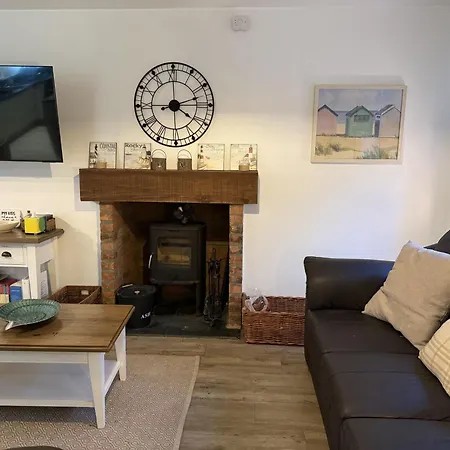 Sea Urchins, The Bay, 2 Bedrooms With Ensuites, Balcony With Sea View, Parking, 2 Dogs Welcome