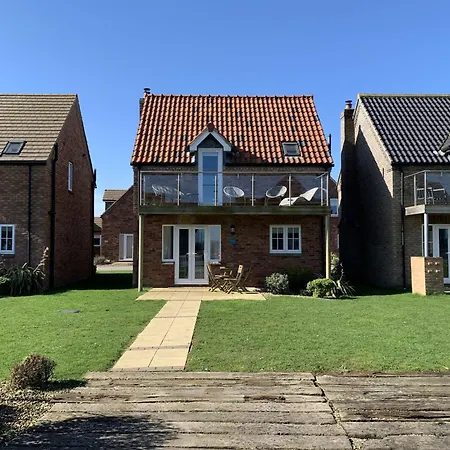 Sea Urchins At The Bay Filey, Sleeps 4-5, 2 Dogs Welcome For Free Too Файли