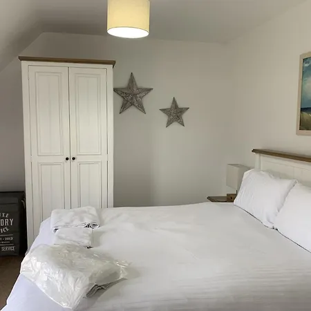 別荘 Sea Urchins, The Bay, 2 Bedrooms With Ensuites, Balcony With Sea View, Parking, 2 Dogs Welcome ファイリー